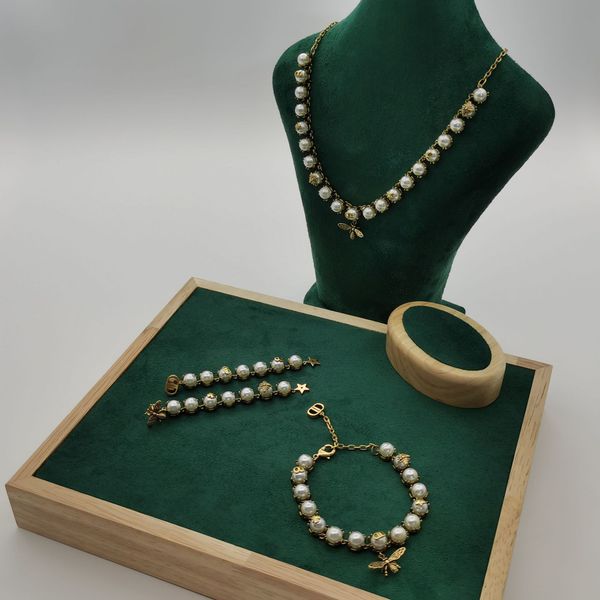 2021 new pearl earrings net red bee necklace small temperament bracelet, Black 
2021 new pearl earrings net red bee necklace small temperament bracelet, Black