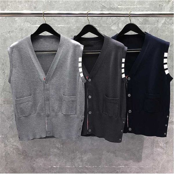 fashion tb brand spring autumn vest solid wool cotton casual sweaters men women slim fit coat sleeveless jacket 211006, White;black
fashion tb brand spring autumn vest solid wool cotton casual sweaters men women slim fit coat sleeveless jacket 211006, White;black