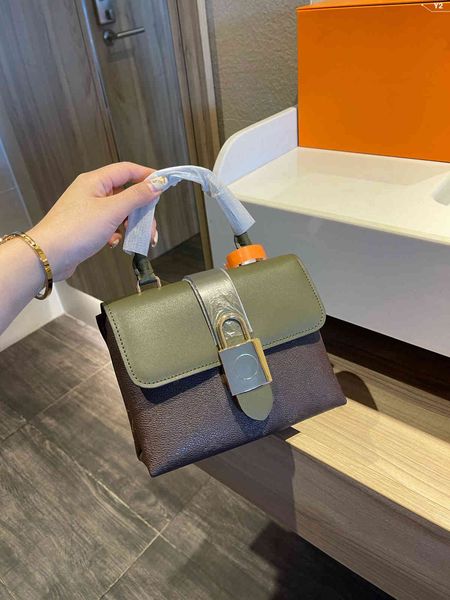 r chains letter lady shoulder bags color matching metallic genuine leather street style lock hasp envelope handbags
r chains letter lady shoulder bags color matching metallic genuine leather street style lock hasp envelope handbags