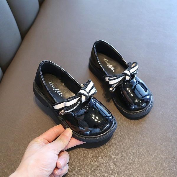 flat shoes children' fashion princess patent leather autumn bowknot black girl' loafers size 23-36 round toe lovely kid, Black;grey
flat shoes children' fashion princess patent leather autumn bowknot black girl' loafers size 23-36 round toe lovely kid, Black;grey