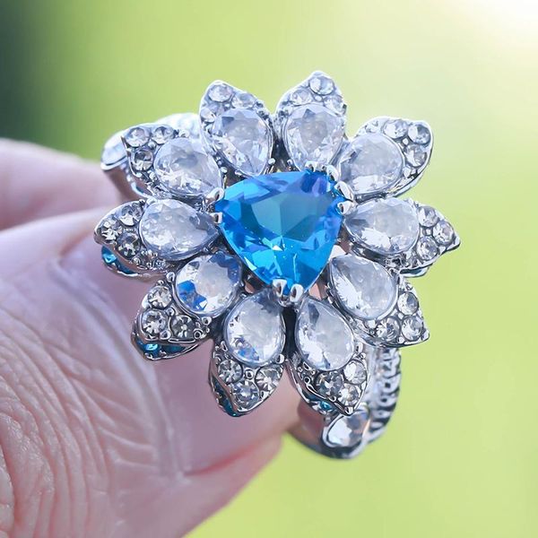 cluster rings exquisite flowers for women silver color sky blue zircon wedding bridal party engagement female ring luxury jewelry gift, Golden;silver
cluster rings exquisite flowers for women silver color sky blue zircon wedding bridal party engagement female ring luxury jewelry gift, Golden;silver