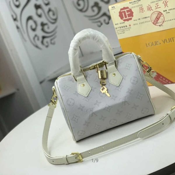 bag brand designer luxury cross m40390 white flower handbag body female bag handbags iconic clutches handles shoulder bags totes evening
bag brand designer luxury cross m40390 white flower handbag body female bag handbags iconic clutches handles shoulder bags totes evening