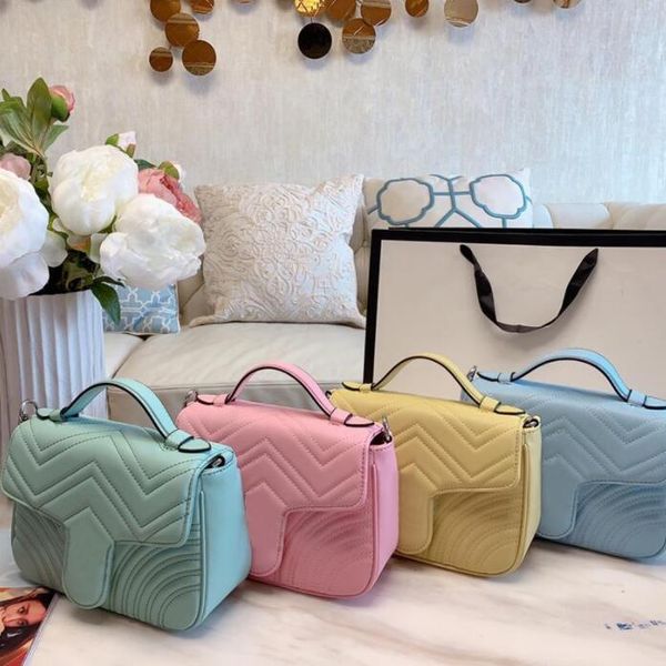 5a+ genuine leather ladies luxury designer messenger bag imitation brand 2021 chain hand single shoulder handbag wholesale size: 21*15.5*8cm
5a+ genuine leather ladies luxury designer messenger bag imitation brand 2021 chain hand single shoulder handbag wholesale size: 21*15.5*8cm