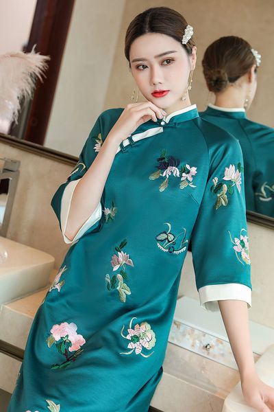 capris brand qipao 2021 spring summer vintage chinese style women exquisite embroidery 3/4 sleeve green pink, Black;gray
capris brand qipao 2021 spring summer vintage chinese style women exquisite embroidery 3/4 sleeve green pink, Black;gray