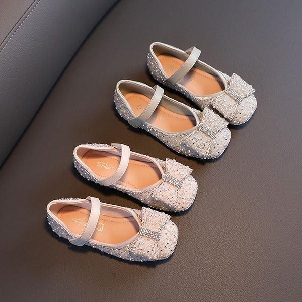 flat shoes autumn girls' leather bowknot rhinestone princess sweet dance children, Black;grey
flat shoes autumn girls' leather bowknot rhinestone princess sweet dance children, Black;grey