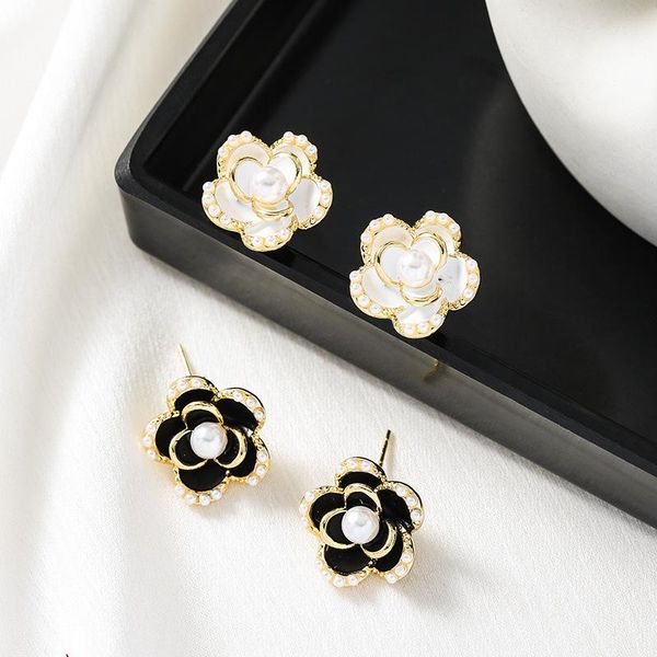 handmade enamel black white pearl camellia stud earrings brand design boucle d'oreille jewelry gifts, Golden;silver
handmade enamel black white pearl camellia stud earrings brand design boucle d'oreille jewelry gifts, Golden;silver