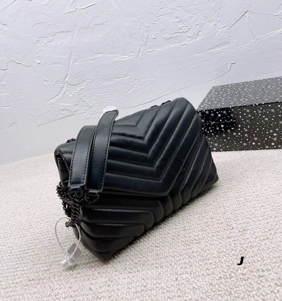 2022 handbag shoulder bag brand loulou y-shaped seam leather ladies metal chain clamshell messenger gift box wholesale
2022 handbag shoulder bag brand loulou y-shaped seam leather ladies metal chain clamshell messenger gift box wholesale