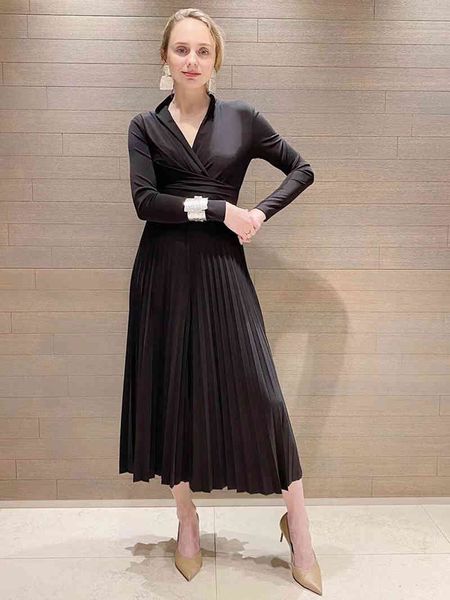 dress 2021 luxury design knitted elastic fabric neck elegant cocktail style midi black, Black;gray
dress 2021 luxury design knitted elastic fabric neck elegant cocktail style midi black, Black;gray