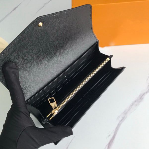 leather famous brand women wallets long wallet purse card holder checkbook money bag have dust bags tags box, Red;black
leather famous brand women wallets long wallet purse card holder checkbook money bag have dust bags tags box, Red;black