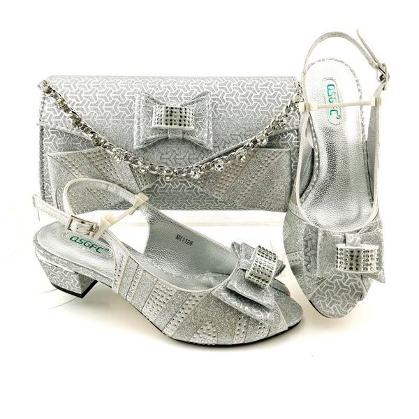 dress shoes 2021 arrival italian design nigerian fashion style party elegant ladies and bag set in silver coor for, Black
dress shoes 2021 arrival italian design nigerian fashion style party elegant ladies and bag set in silver coor for, Black