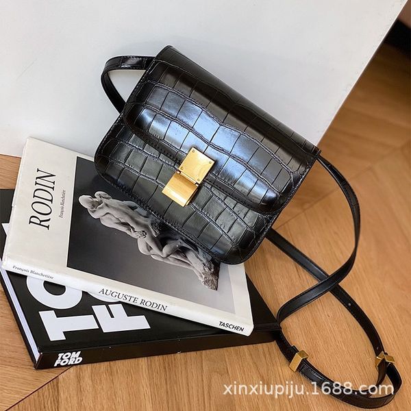 classic leather women's 2021 box small square one shoulder messenger bag fashion versatile tofu bag fashion luxury ladydn11
classic leather women's 2021 box small square one shoulder messenger bag fashion versatile tofu bag fashion luxury ladydn11