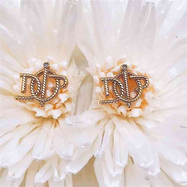 special offer designer jewelry letter brass fashion 925 silver needle earrings female vbra
special offer designer jewelry letter brass fashion 925 silver needle earrings female vbra