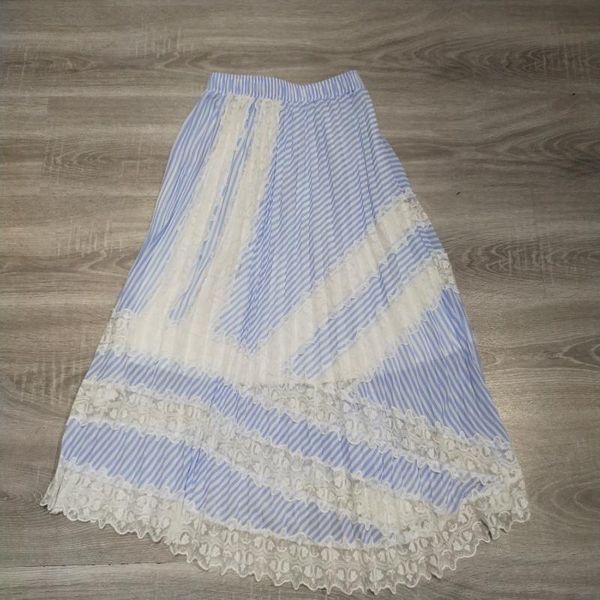 skirts 2021 women fashion asymmetrical diagonal cut hem lace stitching waist elastic blue striped mid-length skirt 0425, Black
skirts 2021 women fashion asymmetrical diagonal cut hem lace stitching waist elastic blue striped mid-length skirt 0425, Black