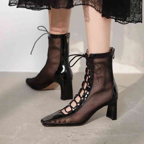 dress shoes women's boots, patent leather heels, women's ankle boot with a nude zipper. 41c9, Black
dress shoes women's boots, patent leather heels, women's ankle boot with a nude zipper. 41c9, Black