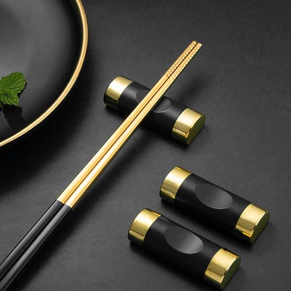 chopsticks 1pc chopstick holder non-slip japanese style square high-end pillow kitchen tableware for el restaurant
chopsticks 1pc chopstick holder non-slip japanese style square high-end pillow kitchen tableware for el restaurant