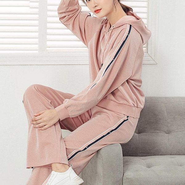 gym clothing 2021 autumn fashion casual running clothes women wild stitching bright silk hooded sports two-piece, White;black
gym clothing 2021 autumn fashion casual running clothes women wild stitching bright silk hooded sports two-piece, White;black