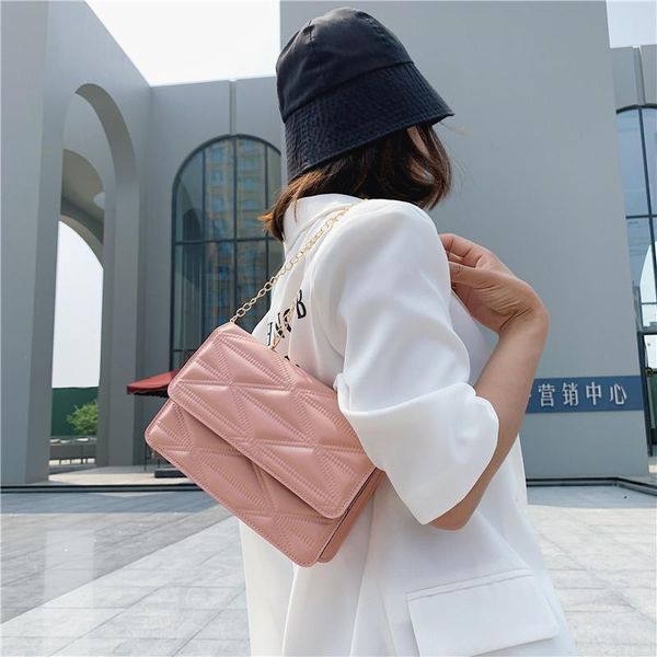 shoulder bags female bag winter 2021 trend simple urban fashion rhombus chain one-shoulder small square triangle silk messenger
shoulder bags female bag winter 2021 trend simple urban fashion rhombus chain one-shoulder small square triangle silk messenger