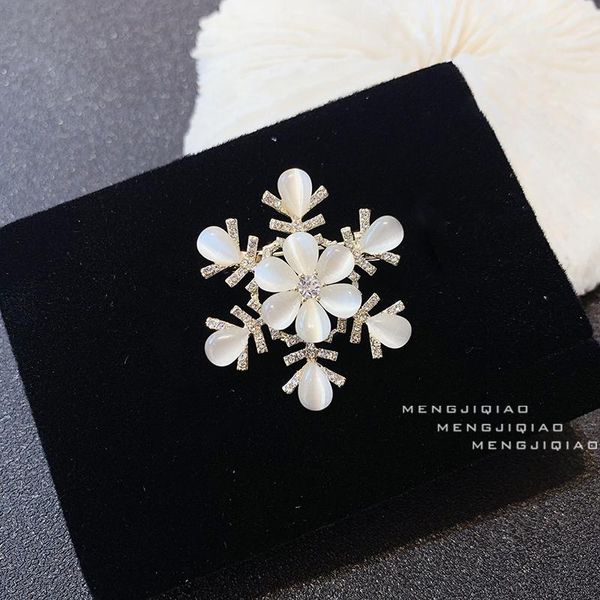 pins, brooches 2021 fashion snowflake shape opal rhinestone brooch for women coat shawl clothing collar flower pins jewelry accessories, Gray
pins, brooches 2021 fashion snowflake shape opal rhinestone brooch for women coat shawl clothing collar flower pins jewelry accessories, Gray