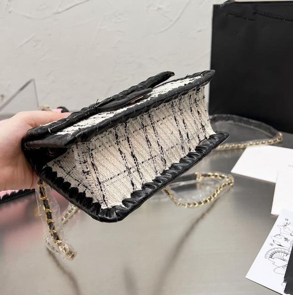 designer - 2022 new cross-body bag wool stitching patchwork cowhide texture women's fashion bag shoulder handbag 19cm 888
designer - 2022 new cross-body bag wool stitching patchwork cowhide texture women's fashion bag shoulder handbag 19cm 888