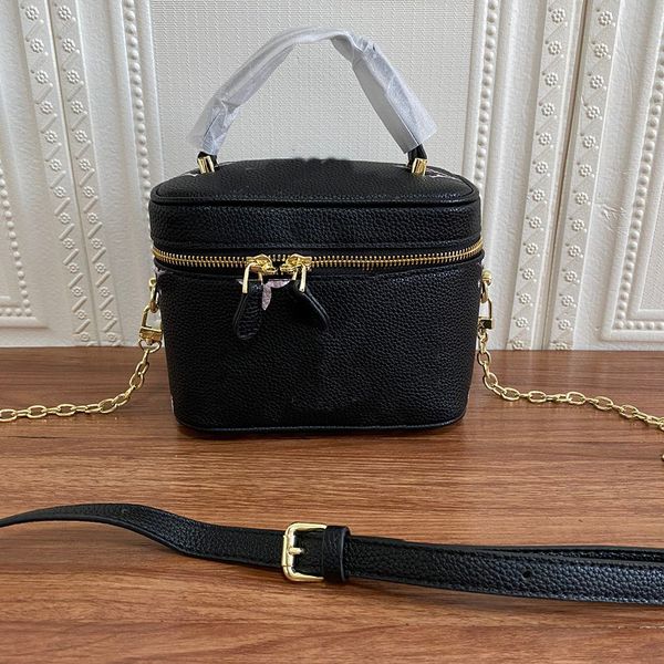 original style genuine leather cosmetic bag presbyopia totes lock postman bags portable female handbag shoulder-bags handbags
original style genuine leather cosmetic bag presbyopia totes lock postman bags portable female handbag shoulder-bags handbags