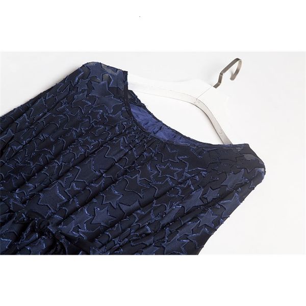 dress temperment five-pointed star three-dimensional flower style french lantern sleeve silk long-sleeved, Black;gray
dress temperment five-pointed star three-dimensional flower style french lantern sleeve silk long-sleeved, Black;gray