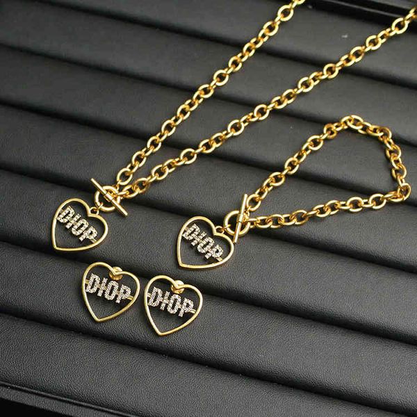 factory specials aa new letters full of diamond earrings, female, net red fashion trend heart-shaped necklace bracelet, Silver
factory specials aa new letters full of diamond earrings, female, net red fashion trend heart-shaped necklace bracelet, Silver