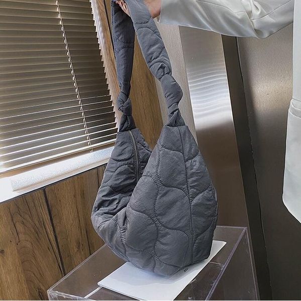womens leather bag in winter simple large capacity cotton-padded jacket shoulder bags outdoor leisure leathers backpacks street trend sewing, Black;red
womens leather bag in winter simple large capacity cotton-padded jacket shoulder bags outdoor leisure leathers backpacks street trend sewing, Black;red