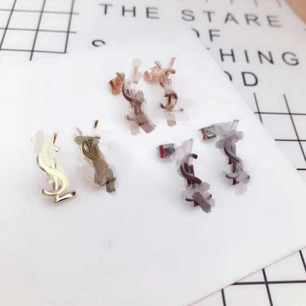 2020 fashion earrings extravagant jewelry fashion stud classic earrings stainless steel silver flower elagant women stud earrings, Black;brown
2020 fashion earrings extravagant jewelry fashion stud classic earrings stainless steel silver flower elagant women stud earrings, Black;brown
