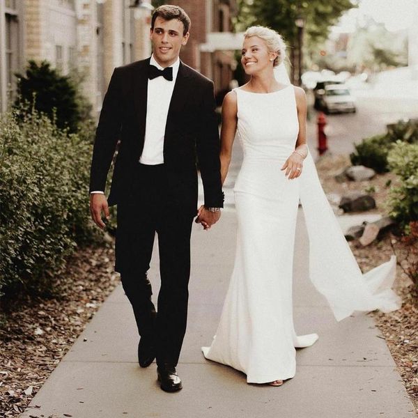 other wedding dresses vintage long crepe o-neck beaded ivory v-back court train robes de mariée bridal gown for women, White
other wedding dresses vintage long crepe o-neck beaded ivory v-back court train robes de mariée bridal gown for women, White