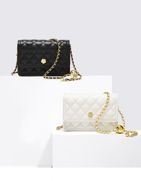 handbag this year's popular flower lock ring lattice chain bag golden ball small square elegant messenger, Black;red
handbag this year's popular flower lock ring lattice chain bag golden ball small square elegant messenger, Black;red