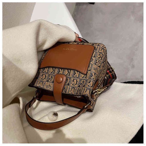 75% off handbag factory store on high sense autumn popular french minority wide shoulder strap bucket this year vsy5, Black;red
75% off handbag factory store on high sense autumn popular french minority wide shoulder strap bucket this year vsy5, Black;red