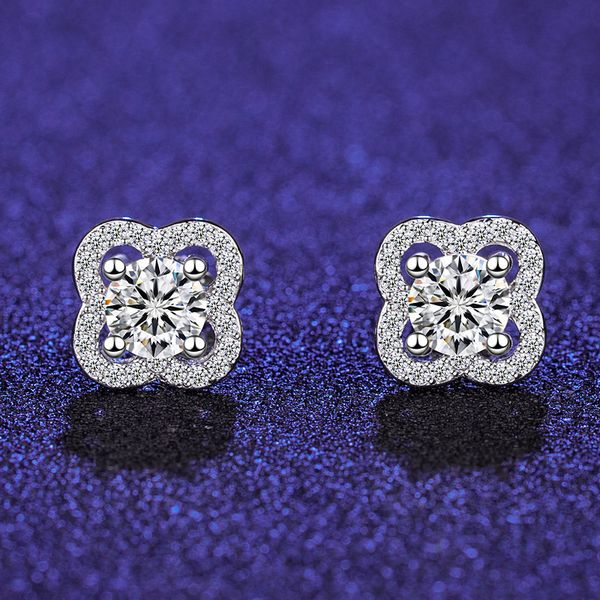 moissanite earrings female stud sterling silver zircon four-leaf clover 50 points 2021 new trendy temperament gift for girlfriend, Golden;silver
moissanite earrings female stud sterling silver zircon four-leaf clover 50 points 2021 new trendy temperament gift for girlfriend, Golden;silver