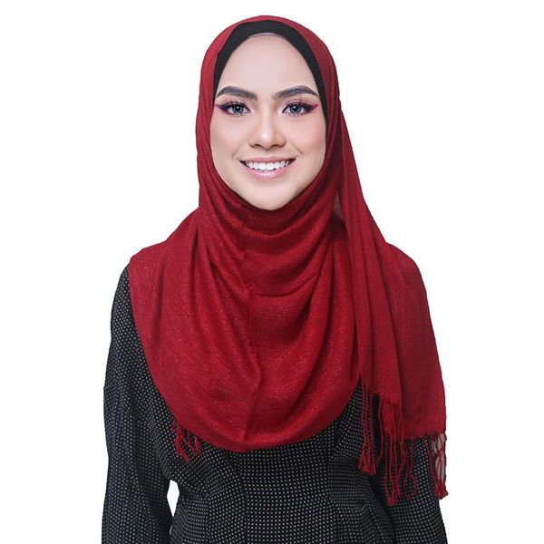 scarves 2021 women scarf solid color muslim shinny glitters hijab foulard viscose wrap with tassel, Blue;gray
scarves 2021 women scarf solid color muslim shinny glitters hijab foulard viscose wrap with tassel, Blue;gray