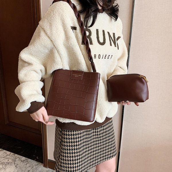 evening bags ins european and american fashion stone pattern one-shoulder cross-body bag
evening bags ins european and american fashion stone pattern one-shoulder cross-body bag