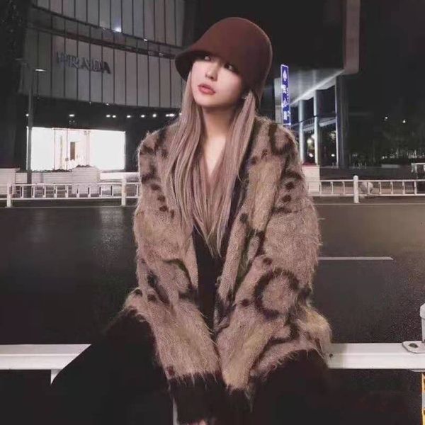 knits autumn winter fashion classic brand luxry design versatile wear both sides cardigan double pockets mohair sweater coat g1, White
knits autumn winter fashion classic brand luxry design versatile wear both sides cardigan double pockets mohair sweater coat g1, White