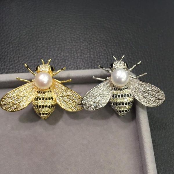 pins, brooches wholesale 7-8mm natural fresh water pearl brooch pins copper with cubic zircon bee pendant double use 20pcs/lot, Gray
pins, brooches wholesale 7-8mm natural fresh water pearl brooch pins copper with cubic zircon bee pendant double use 20pcs/lot, Gray