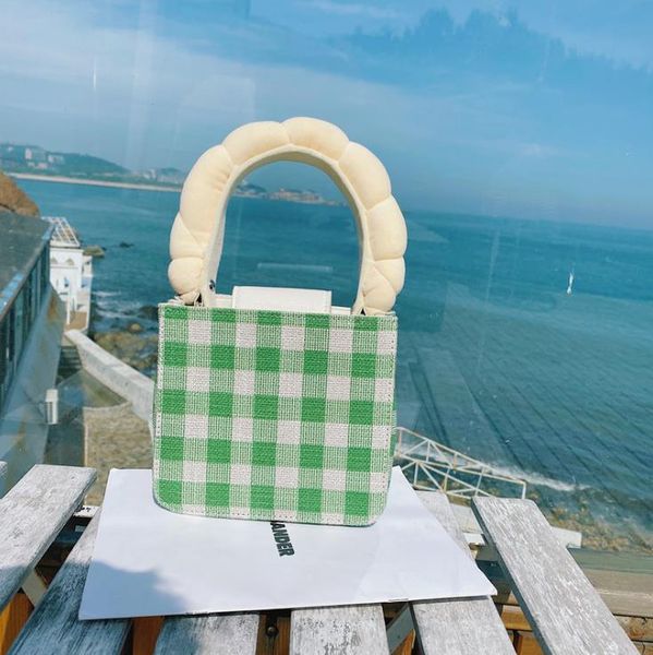 french retro plaid handbag female bags 2021 summer canvas stitching shoulder fresh and sweet messenger bag
french retro plaid handbag female bags 2021 summer canvas stitching shoulder fresh and sweet messenger bag