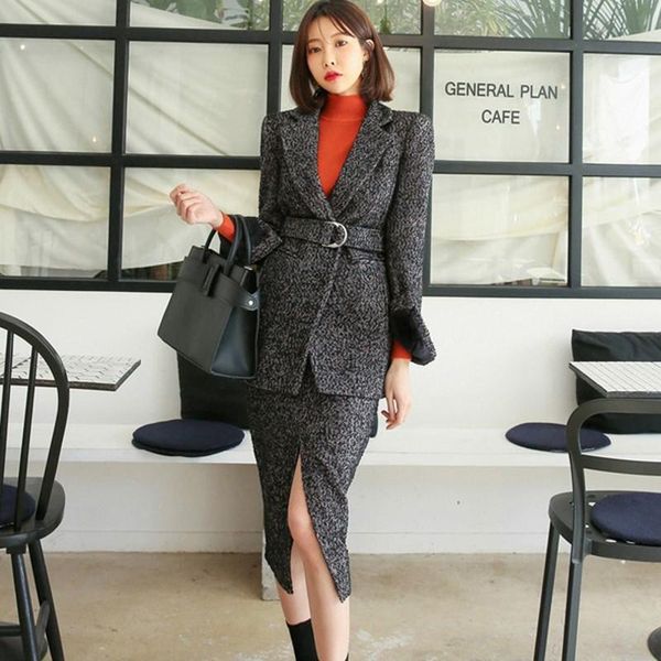 two piece dress runway designer 2021 winter women tweed cardigan suit jacket coat with belt + bodycon mini ladies split 2-piece set, White
two piece dress runway designer 2021 winter women tweed cardigan suit jacket coat with belt + bodycon mini ladies split 2-piece set, White