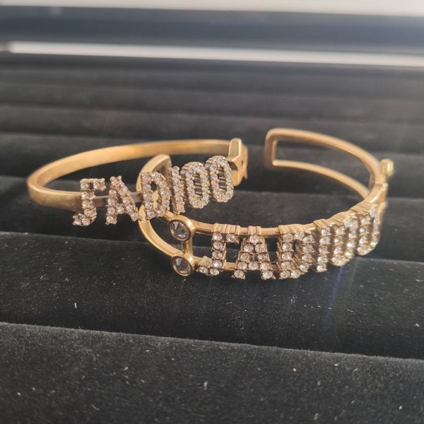 new jadio letter star inlaid diamond bracelet of d / di home3qpu, Black
new jadio letter star inlaid diamond bracelet of d / di home3qpu, Black