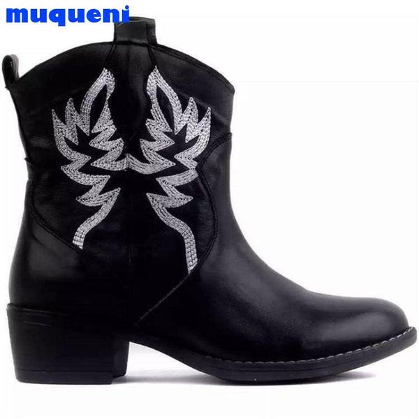 british style personalized boots women's autumn 2021 retro fashion front lace thick-soled thick heel short, Black
british style personalized boots women's autumn 2021 retro fashion front lace thick-soled thick heel short, Black