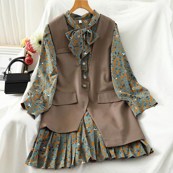 casual dresses deat 2021 autumn women fashion bow collar long sleeve print pleat mini dress pocket decoration vest two piece set rd455, Black;gray
casual dresses deat 2021 autumn women fashion bow collar long sleeve print pleat mini dress pocket decoration vest two piece set rd455, Black;gray