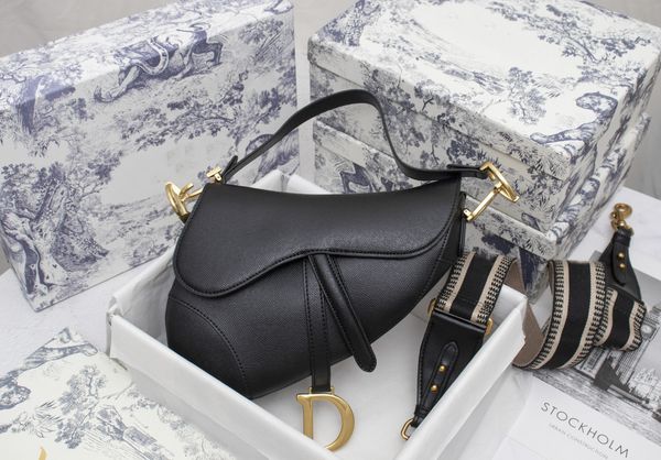 luxury brand hand saddle bag single shoulders italic, leather palmprint series wide shoulder belt d
luxury brand hand saddle bag single shoulders italic, leather palmprint series wide shoulder belt d
