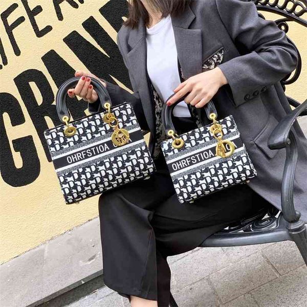 65% off factory wholesale women's bag style trendy texture foreign hand star's same princess soft leather one shoulder messenger b
65% off factory wholesale women's bag style trendy texture foreign hand star's same princess soft leather one shoulder messenger b