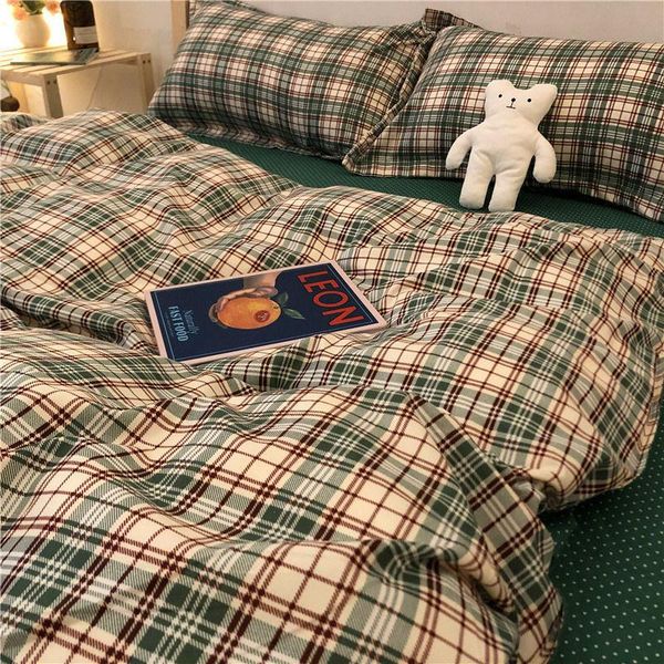 bedding sets simple lattice 4-piece set with duvet cover, bedspread and pillowcase, british family bedroom decoration accessory
bedding sets simple lattice 4-piece set with duvet cover, bedspread and pillowcase, british family bedroom decoration accessory