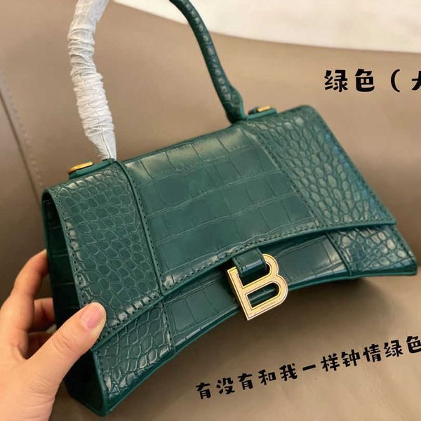 [a mao leather original women's 2021 new street portable messenger fashion versatile hourglass zly
[a mao leather original women's 2021 new street portable messenger fashion versatile hourglass zly