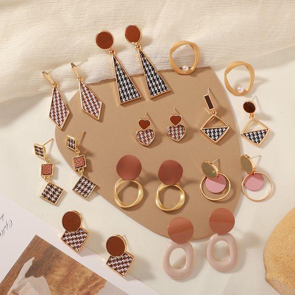 korean fashion earrings female s925 silver needle cold wind thin temperament versatile
korean fashion earrings female s925 silver needle cold wind thin temperament versatile