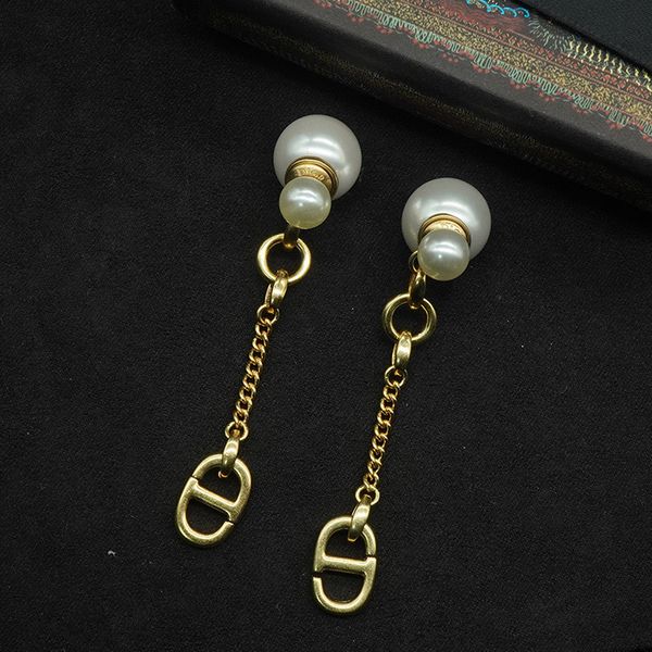 design jewelry fashion pearl pendant pig women's earrings 925 silver needle material net red same
design jewelry fashion pearl pendant pig women's earrings 925 silver needle material net red same