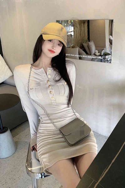 pure buttock knitted women's short in autumn temperament waist long sleeve, Black;gray
pure buttock knitted women's short in autumn temperament waist long sleeve, Black;gray