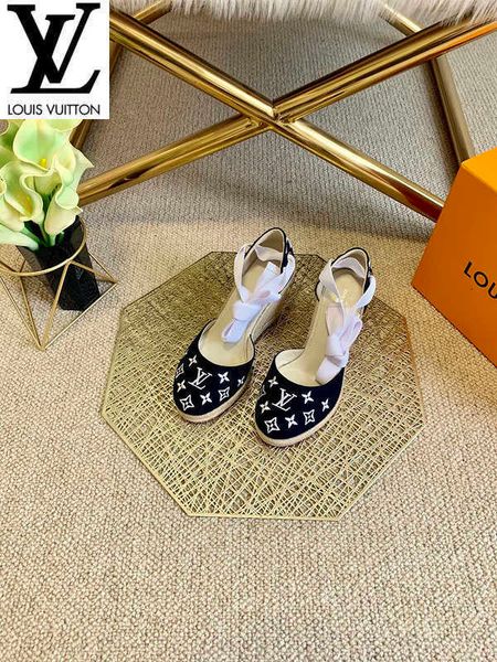 slides designer sneakers luxury loafers women dress high pumps heels ballerinas sandals slippers shoes mules j50u, Black;white
slides designer sneakers luxury loafers women dress high pumps heels ballerinas sandals slippers shoes mules j50u, Black;white