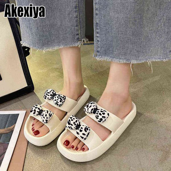 slippers summer indoor soft flip flops home beach shoes non slip slides casual flat sandals women fashion bc3480 220304, Black
slippers summer indoor soft flip flops home beach shoes non slip slides casual flat sandals women fashion bc3480 220304, Black